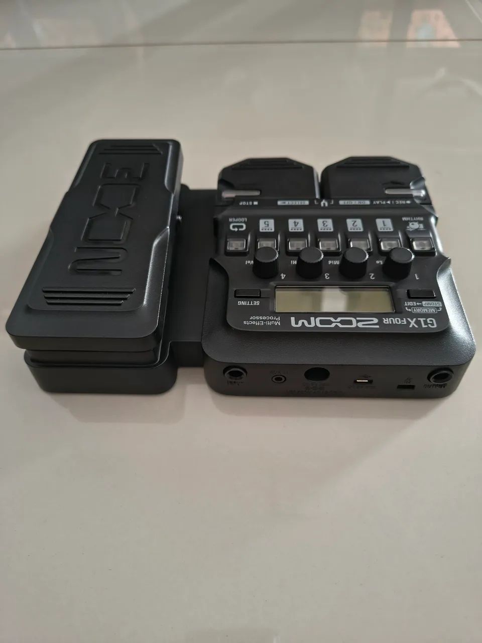 Pedaleira De Efeito Zoom G1x Four Para Guitarra - Foto 4