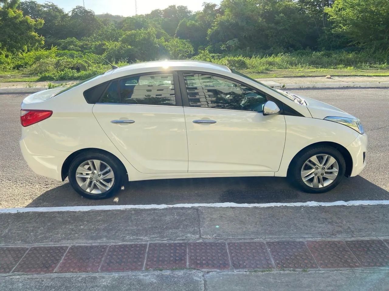 Hyundai Hb20S 1.6 PREMIUM 16V FLEX 4P AUTOMÁTICO 2015
