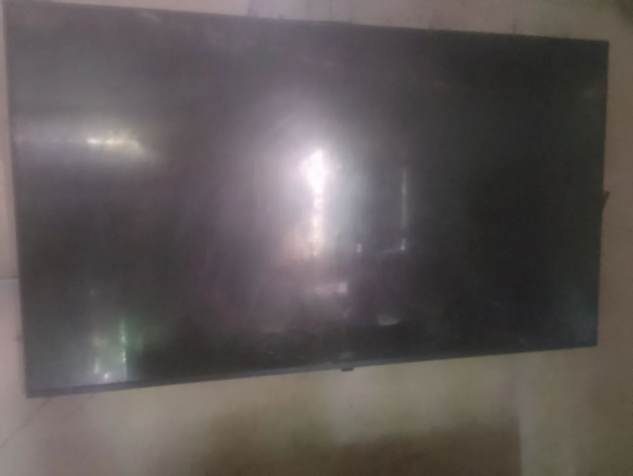 2 tvs LG com as telas quebradas 