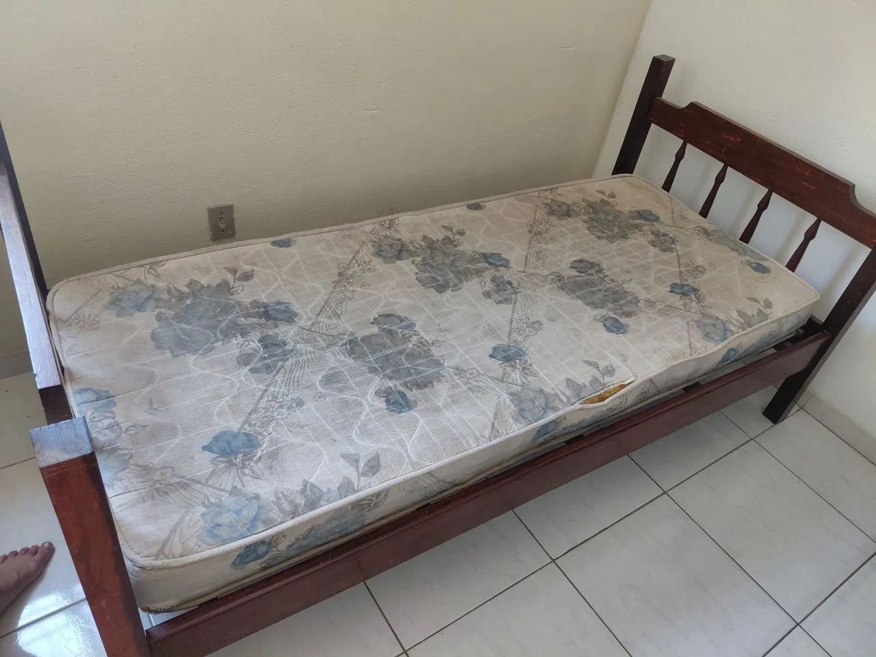 Vendo Cama de Solteiro  - Foto 3