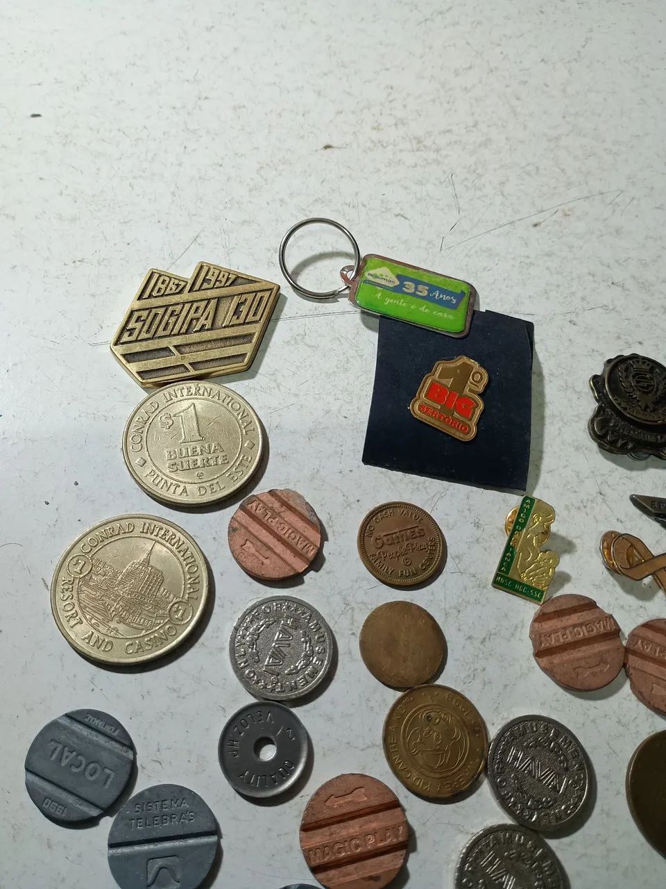 Medalhas/ souvenir/fichas antigas - Foto 5
