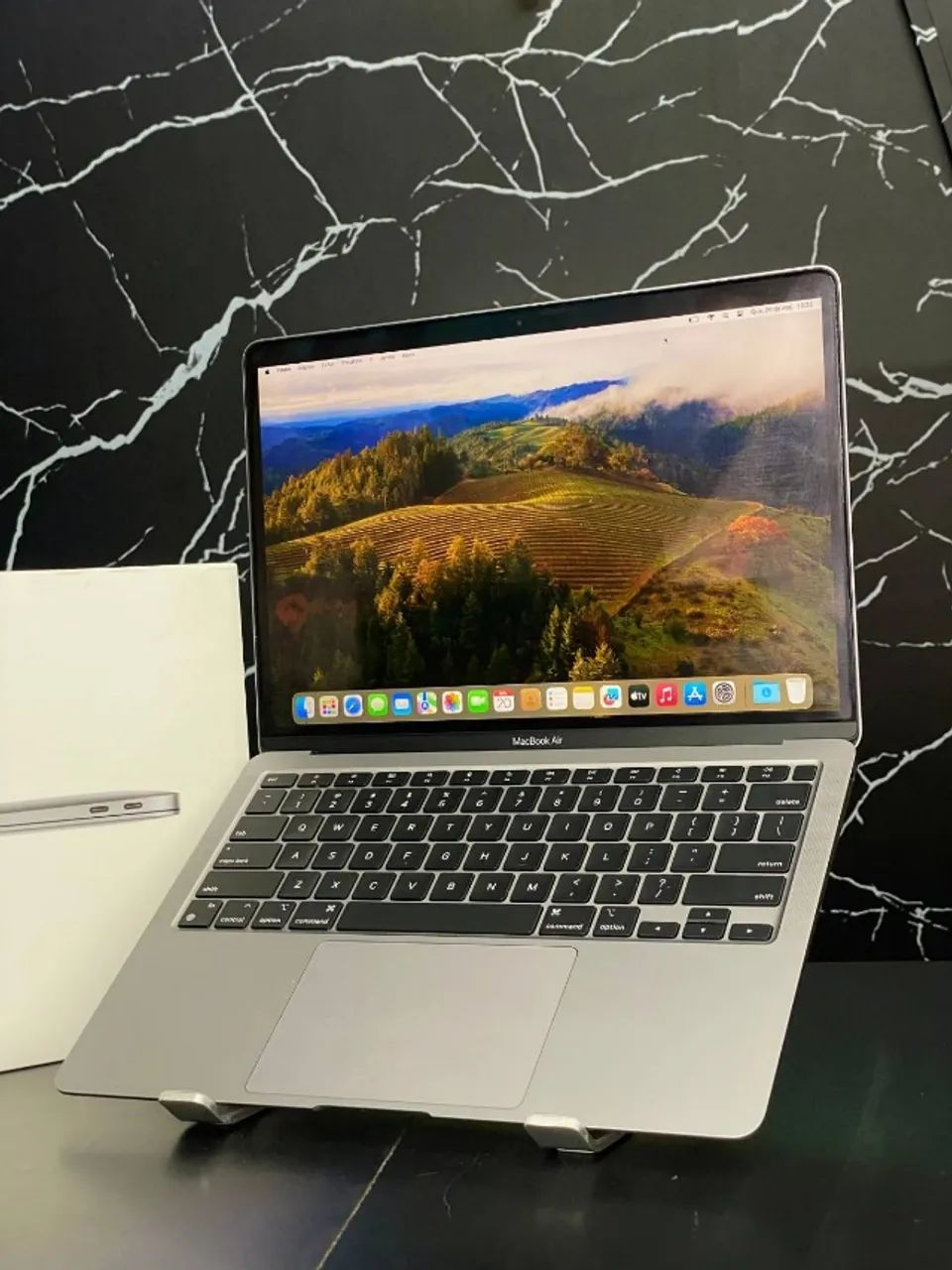 MACBOOK AIR M1/ 8GB RAM/ SSD 256GB/ 13.3 POLEGADAS IPS - Notebooks