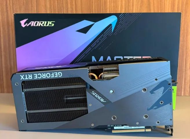 RTX 4070 SUPER 12GB AORUS MASTER - Foto 2