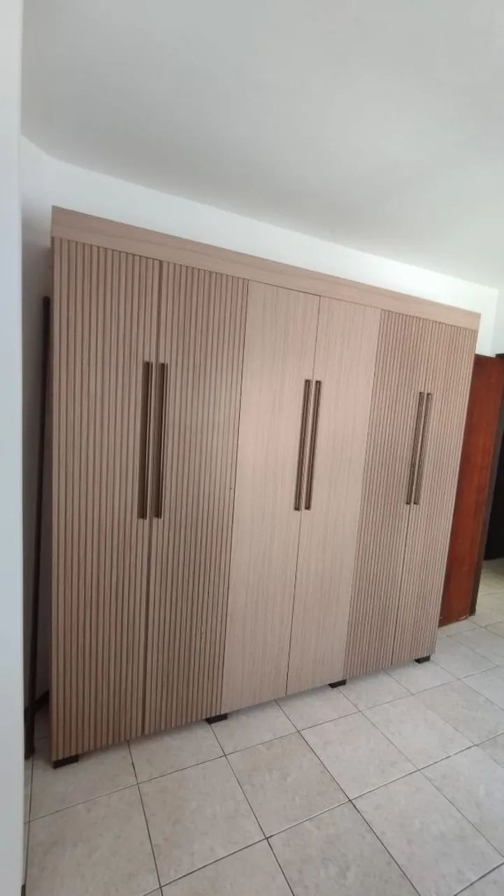 Guarda roupa 6 portas
