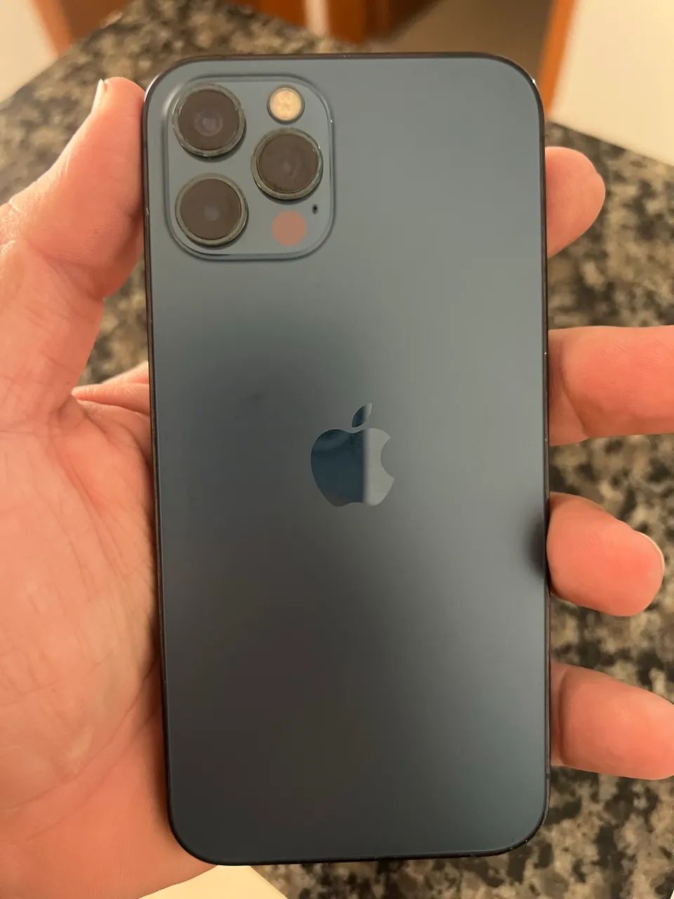Vendo ou troco iPhone 12 Pro 256 GB - Foto 2