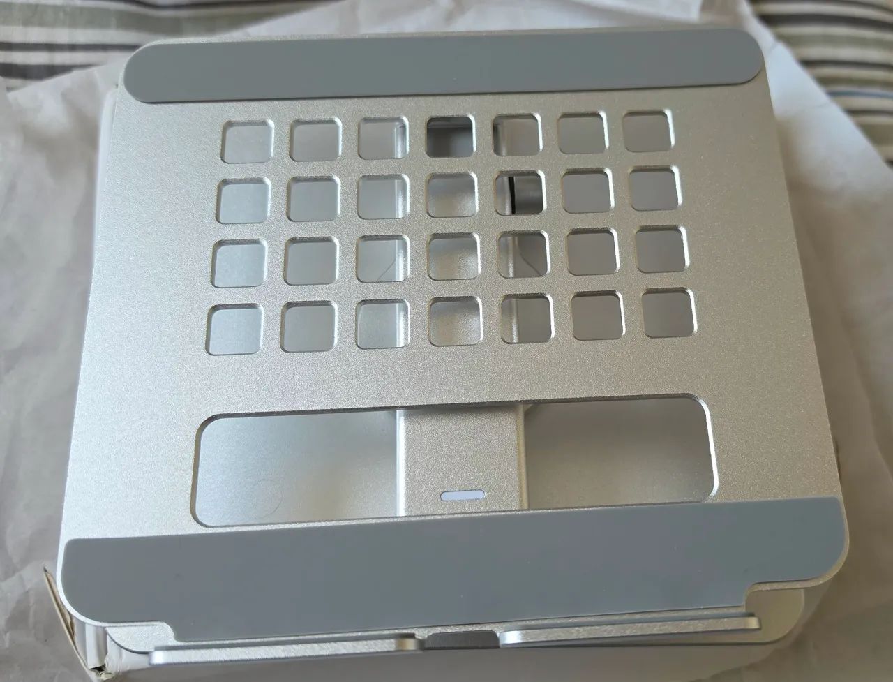 Suporte para tablet de alumínio 360 Suporte de mesa ajustável dobrável 4-14 polegadas - Foto 4