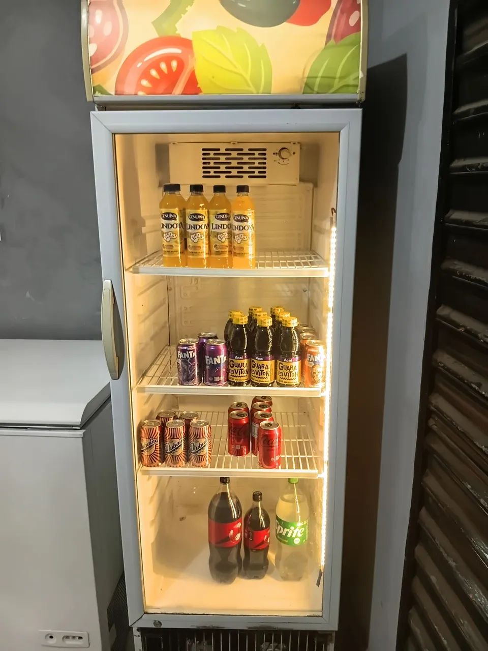 Geladeira expositora 