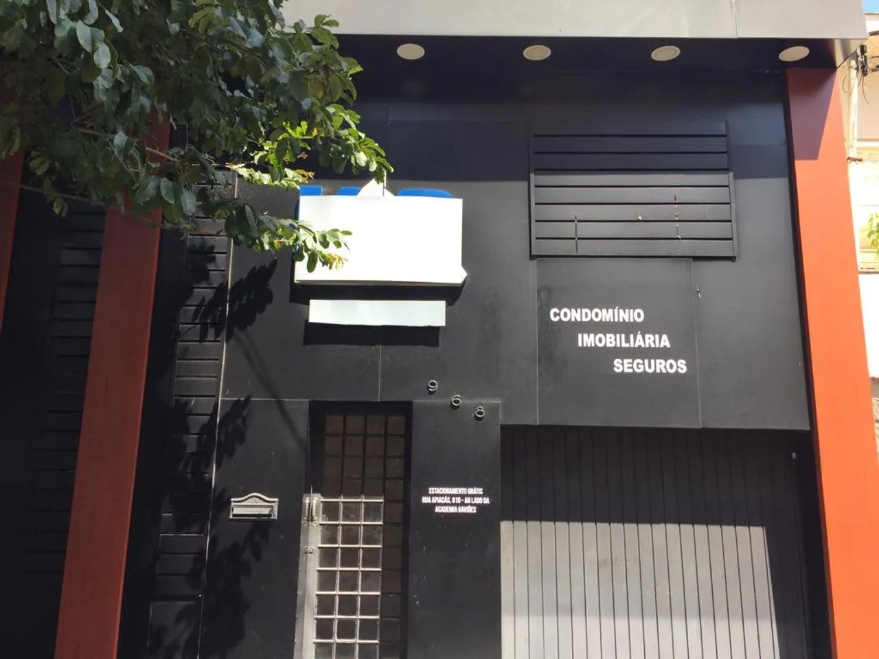 Casa comercial na Rua Apiacás, 968  240 m²