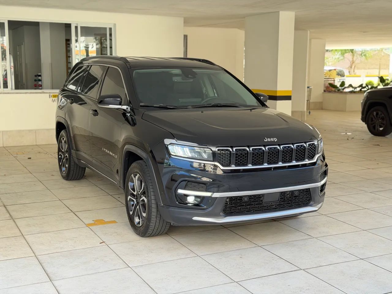 Jeep Commander Limited T270 1.3 TB Flex AUT 2023 - Foto 2