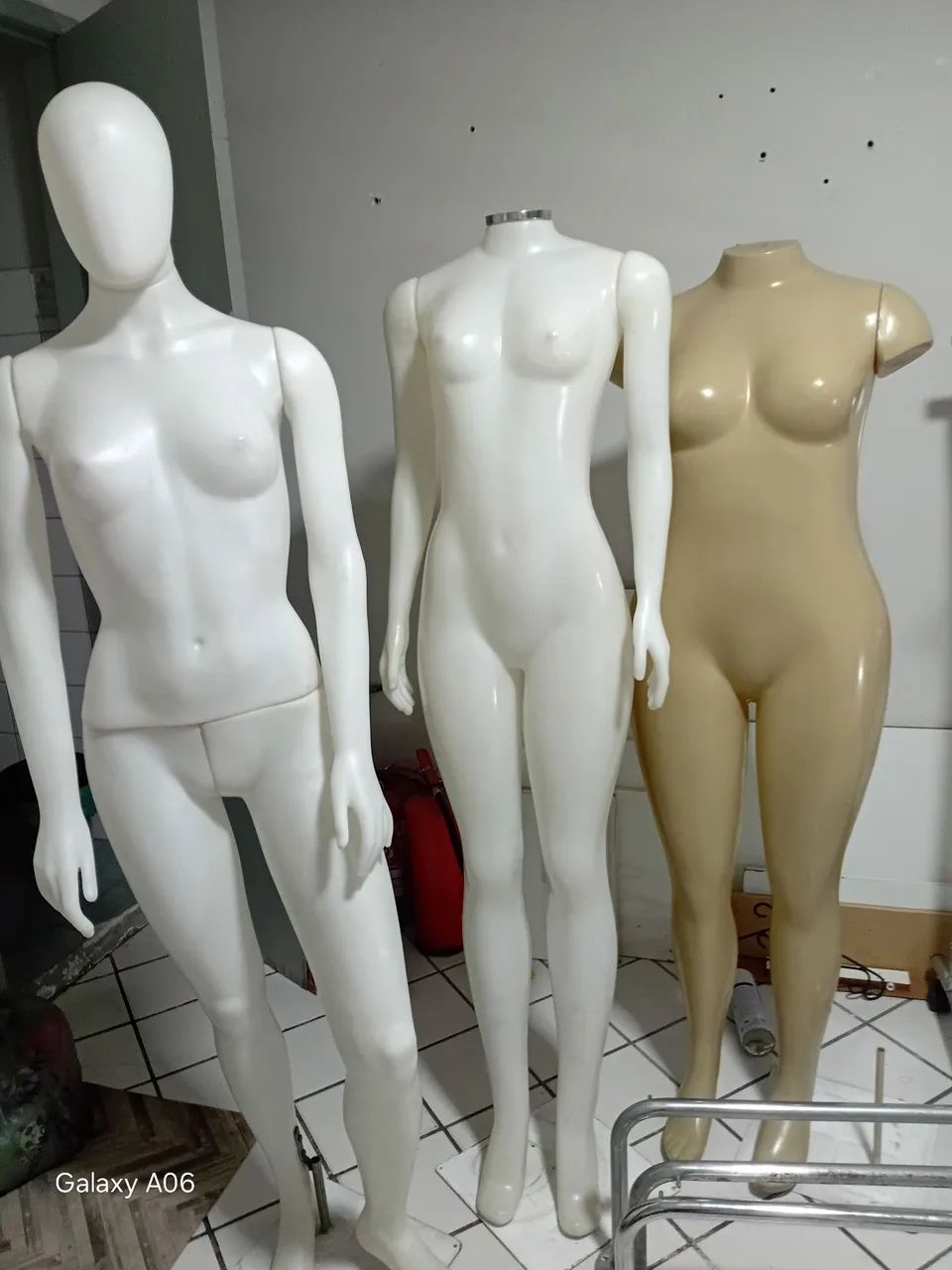 Maniquins busto e araras  - Foto 3