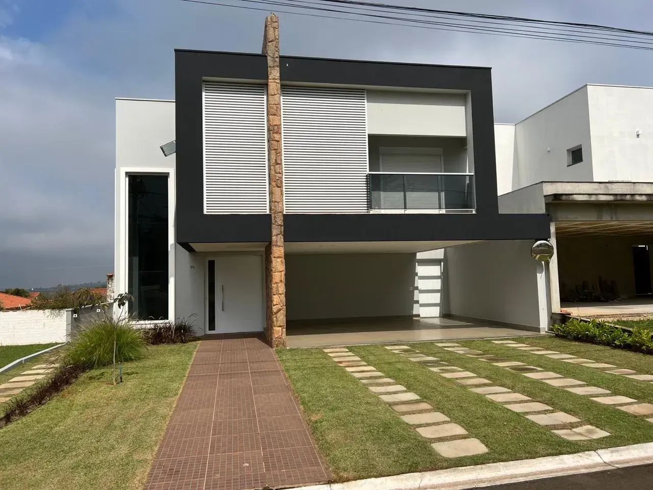 casa no condomínio ipe em sao pedro