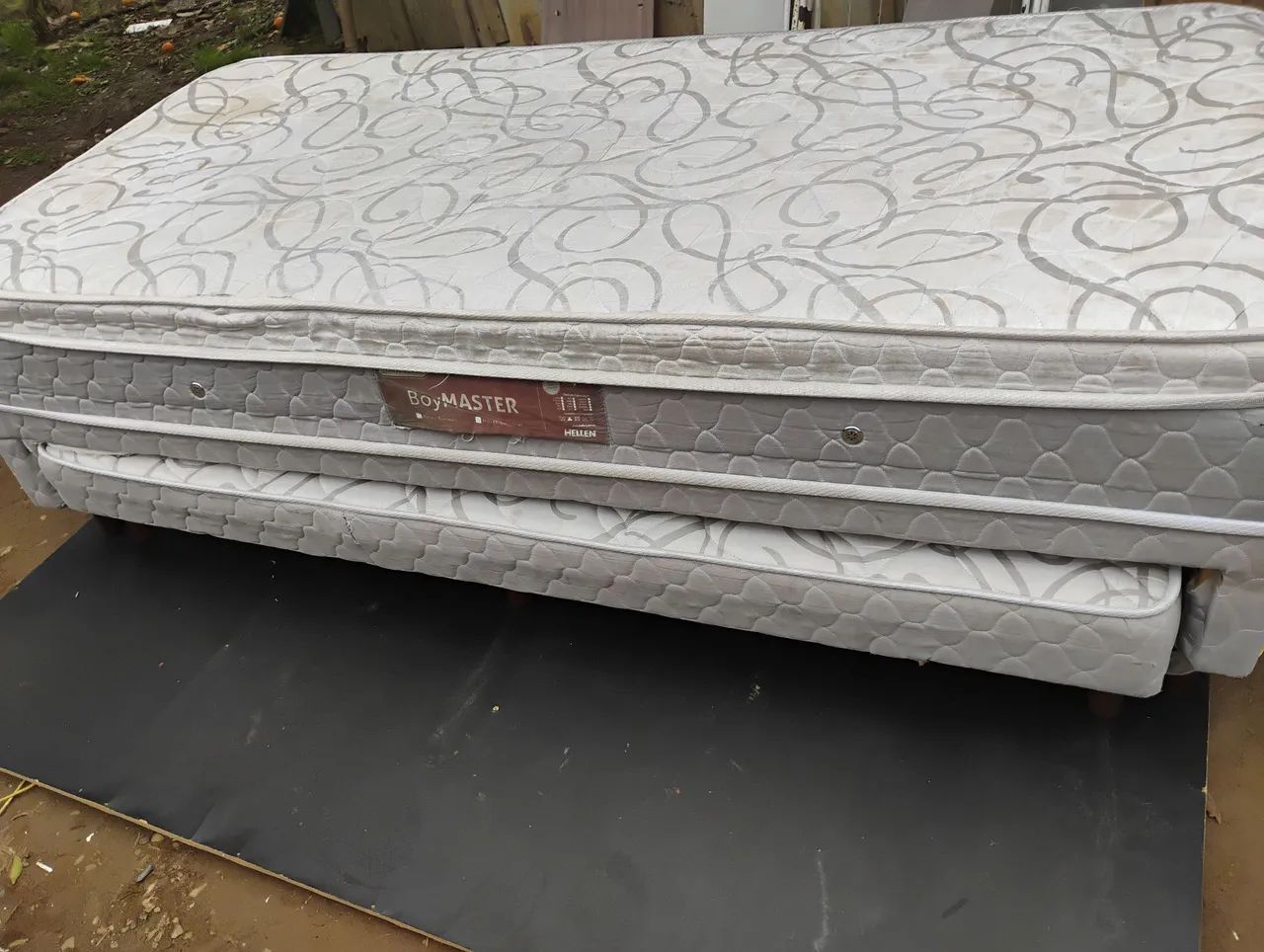 Vendo  2 box solteiro conjugada com auxiliar 