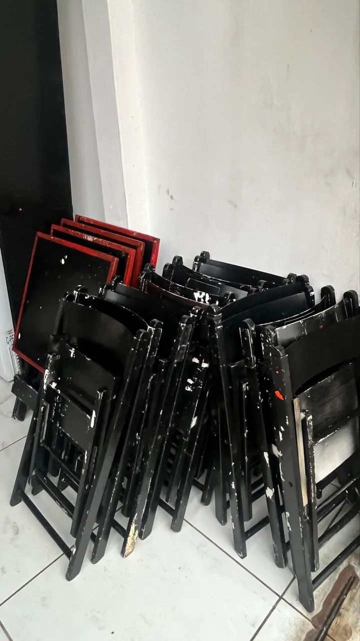 Vendo 5 conjunto de mesas - 250 cada