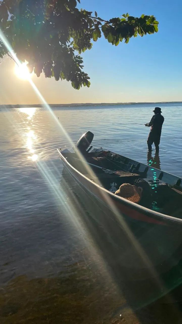 Barco completo , com motor e carretinha 