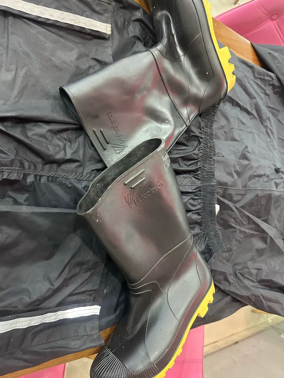 Capa de chuva para moto boy com bota( usada 2 vezes)