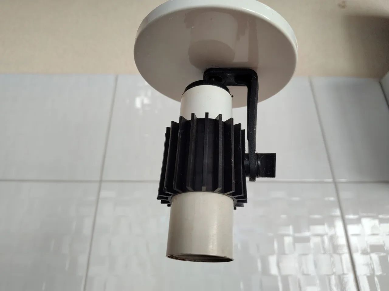 Spot branco bivolt  - Foto 3