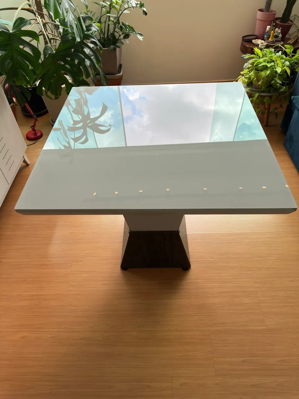 Mesa Moderna com Tampo em Vidro - Design Sofisticado - Foto 4