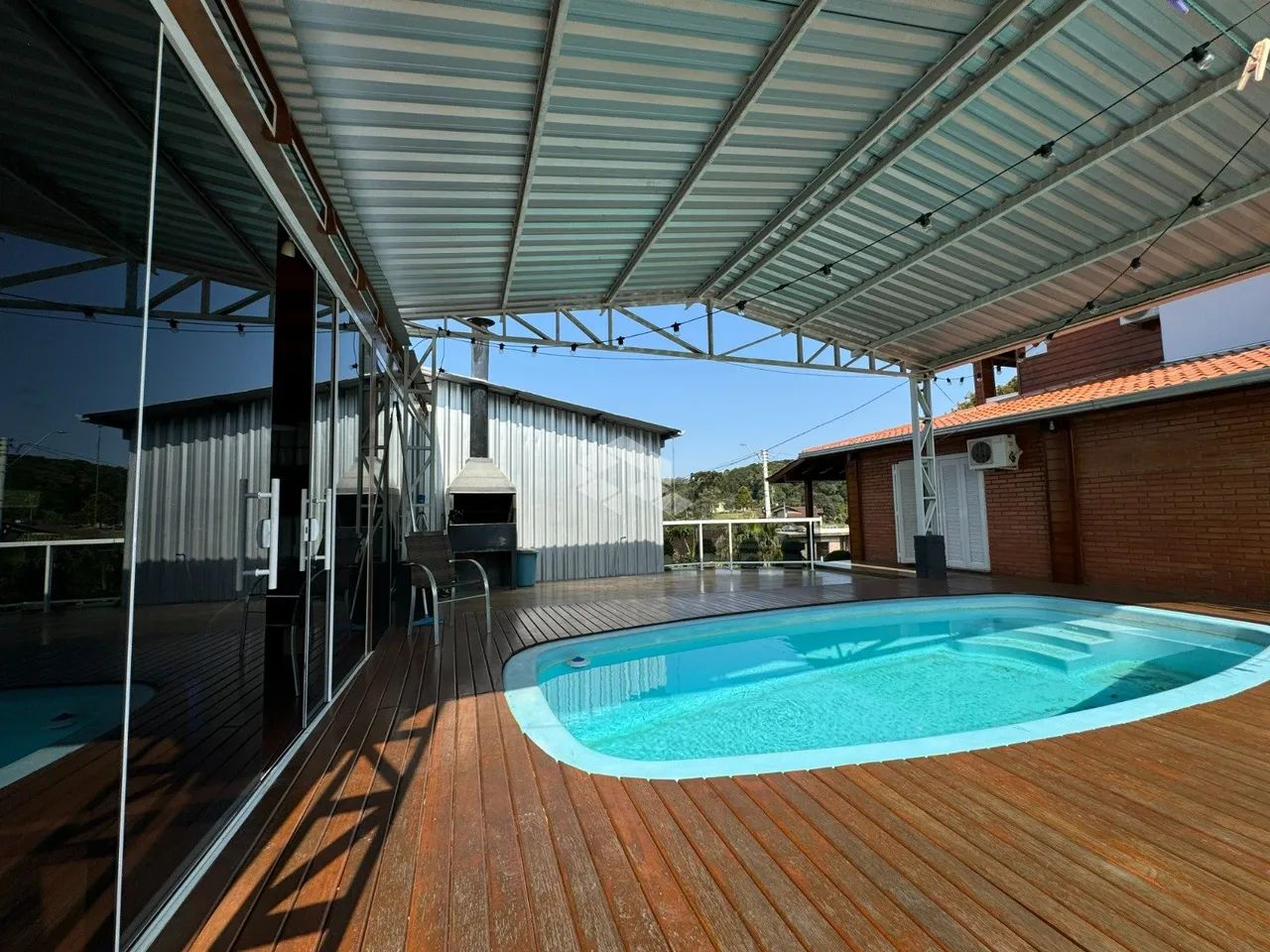 PAVILHÃO 230M² + CASA COM 5 DORMITÓRIOS, COM PISCINA E JACUSI - Foto 3