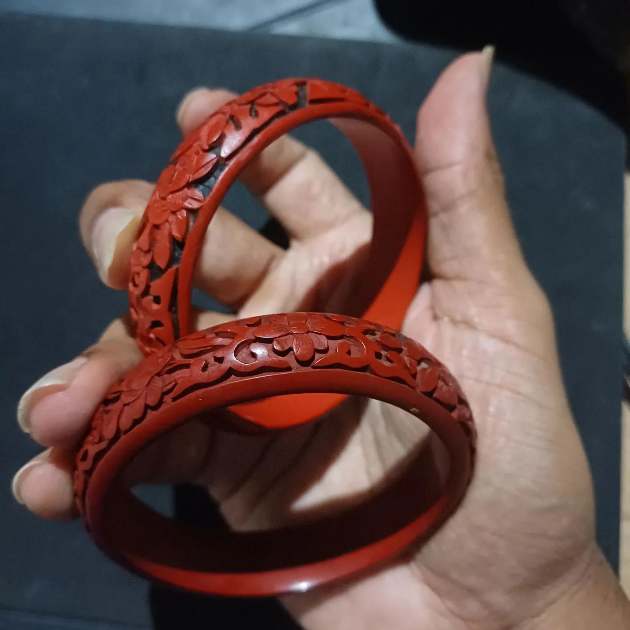 2 de braceletes antigos em madeira e laca chinesa - Foto 3