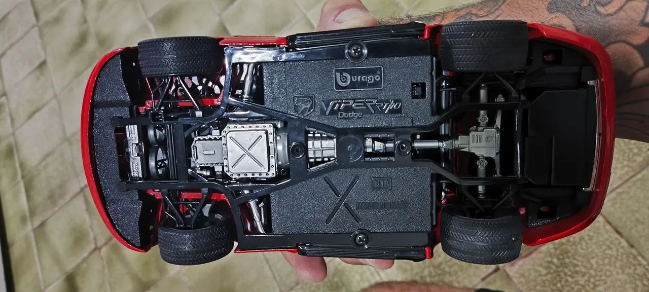Dodge Viper RT/10, marca Burago (escala 1:18) - Foto 5
