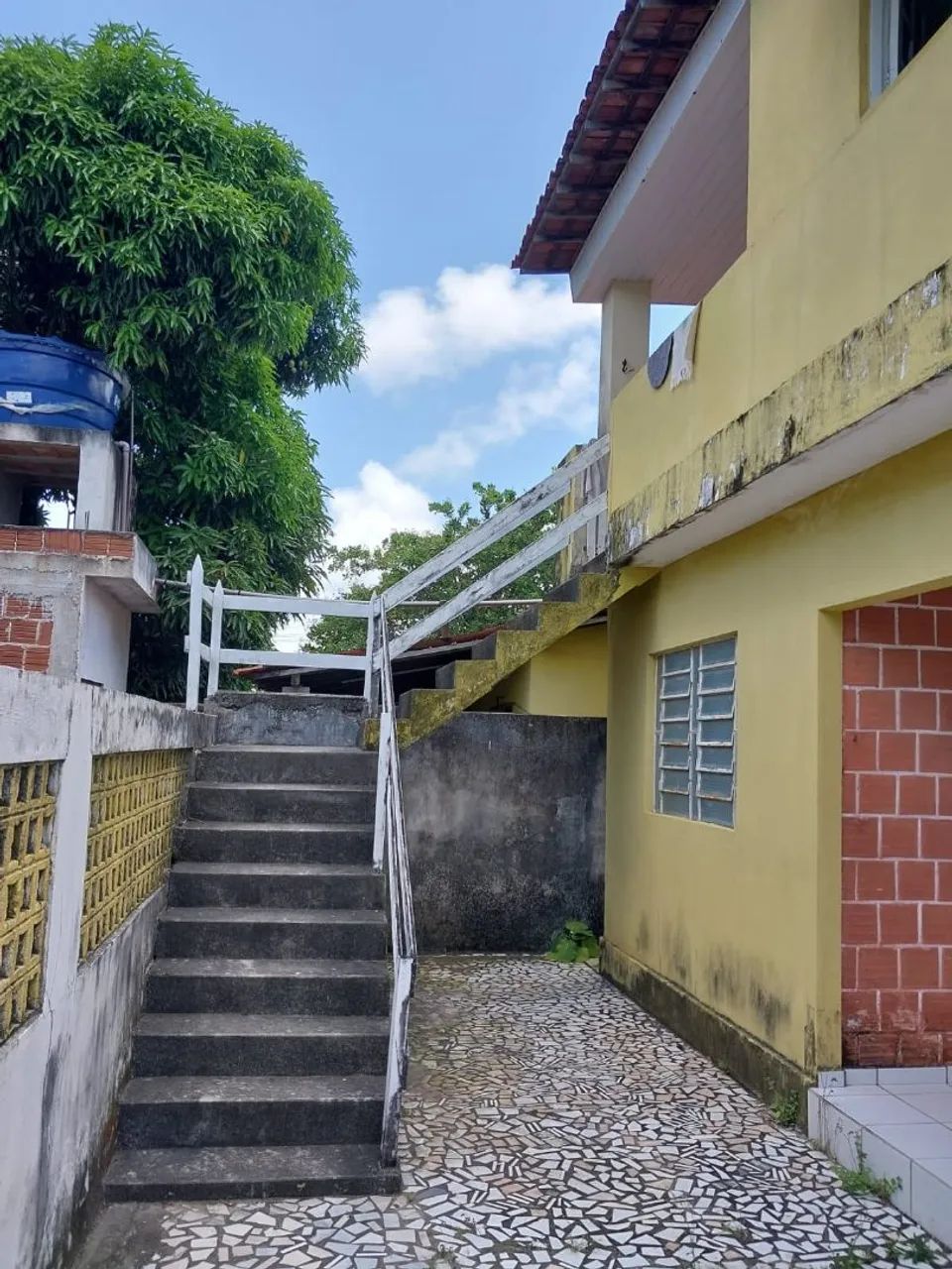 Casa duplex a 100 metros da praia de Catuama 