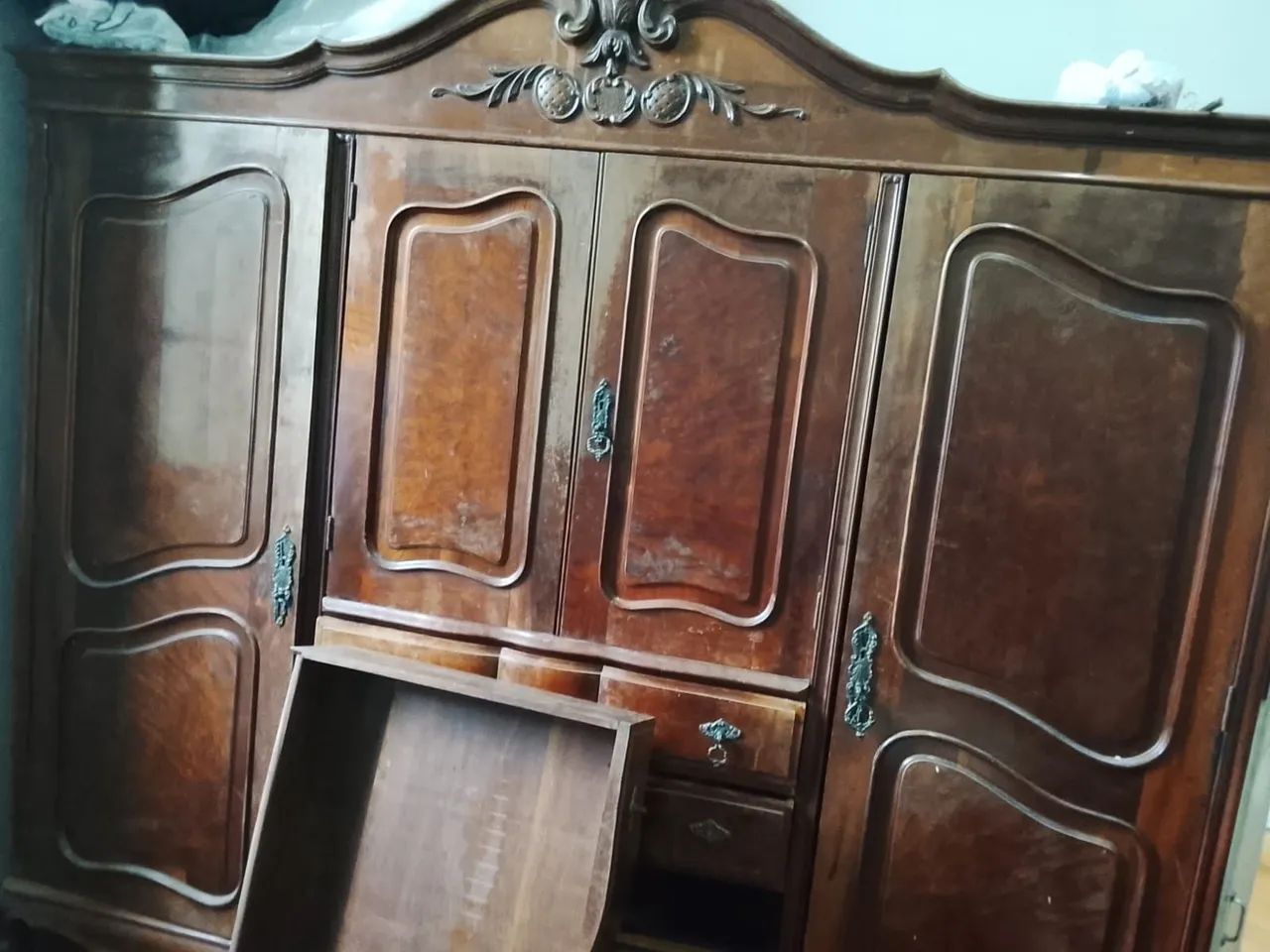 Guarda roupa antigo casal