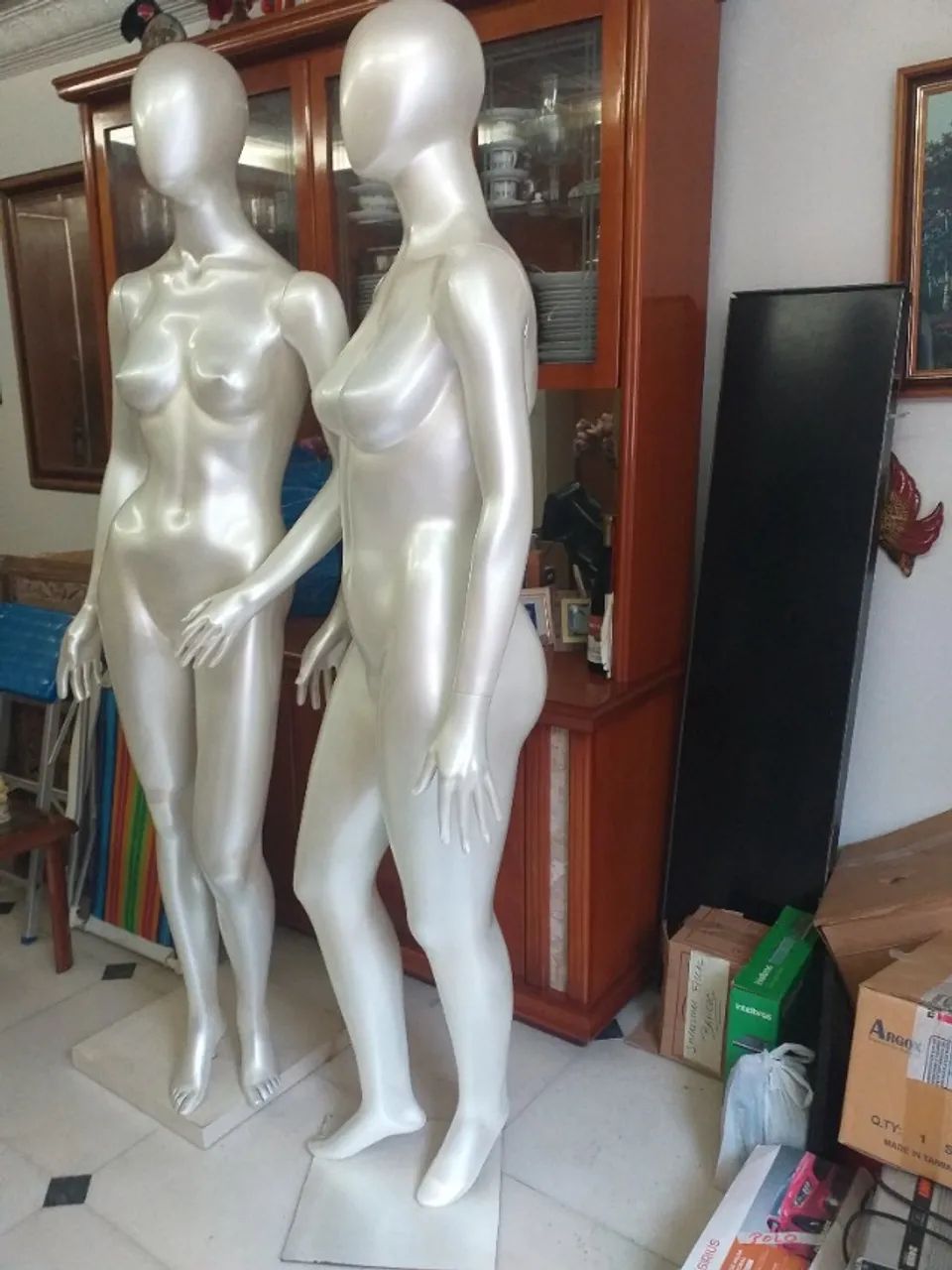 Manequim em fibra perolizada prata - Foto 2