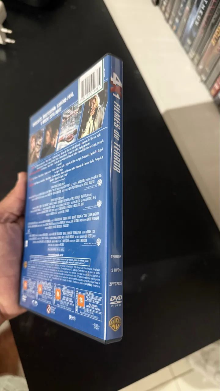 DVD 4 filmes de terror lobos, lua negra, coma e invasores de corpos - Foto 3