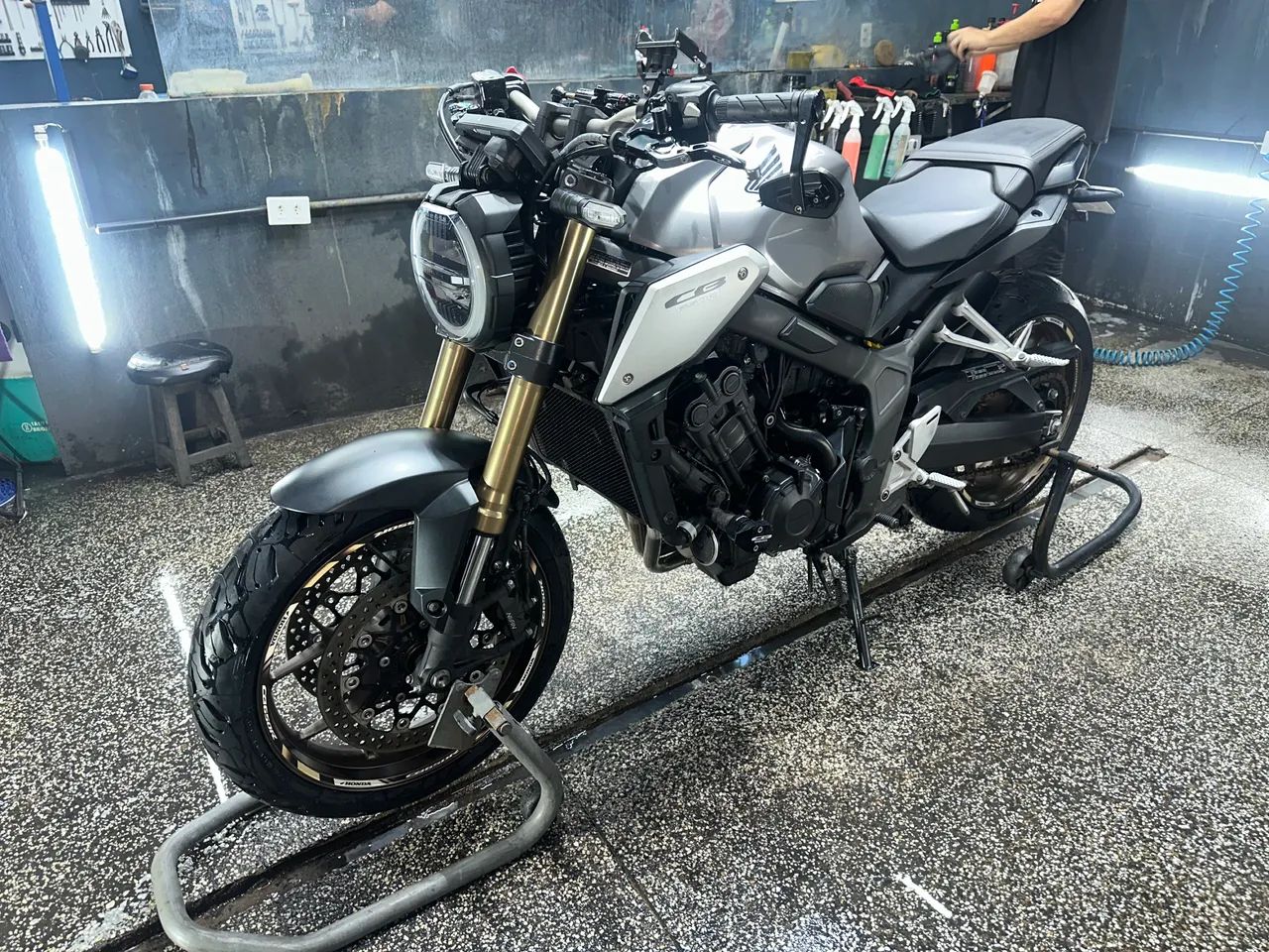 CB 650R - Foto 3