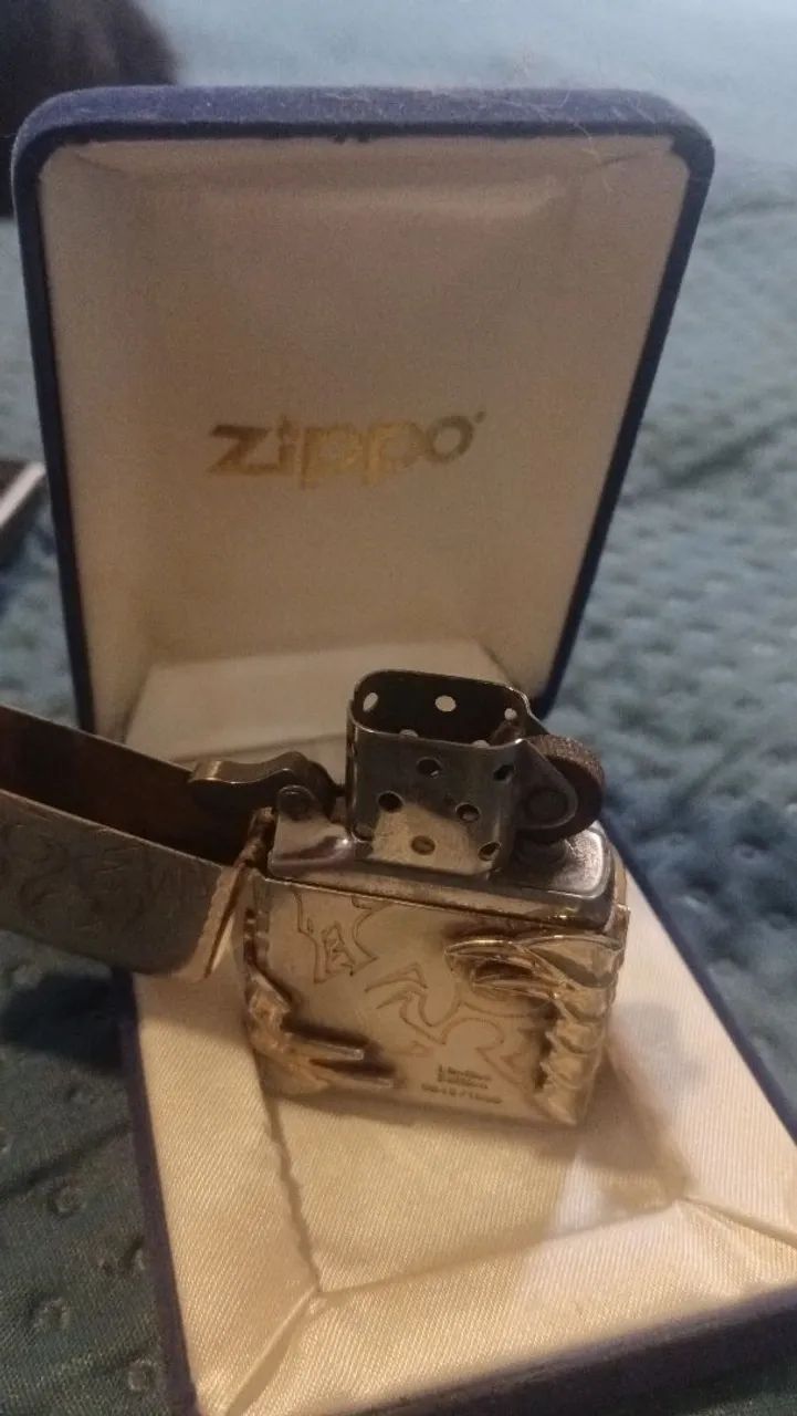 Isqueiro Zippo com edição limitada 00 45/1000
