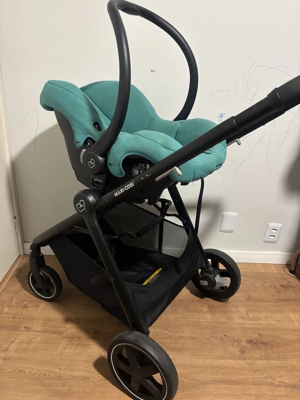 Vendo excelente KIT carrinho de bebê 1