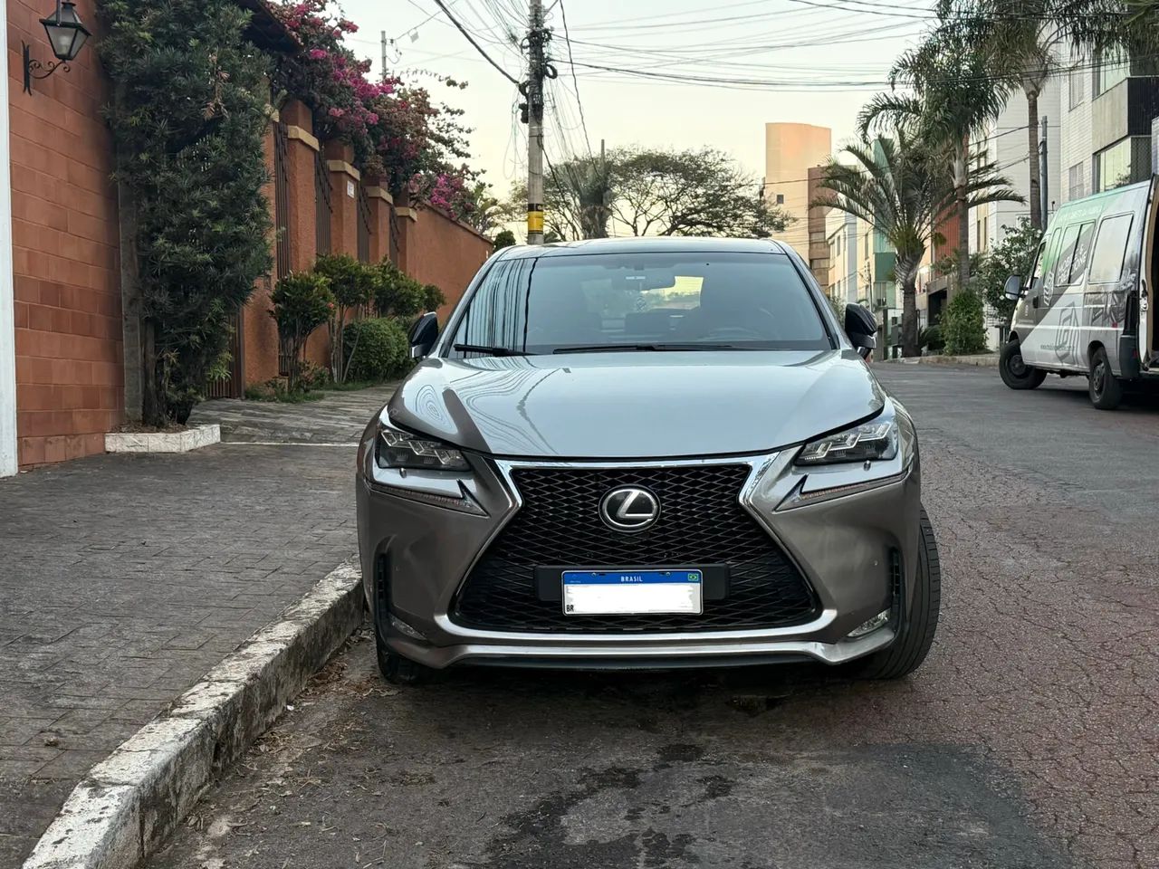 Lexus NX-200T F-sport 2.0 16V 238cv Aut. 2017