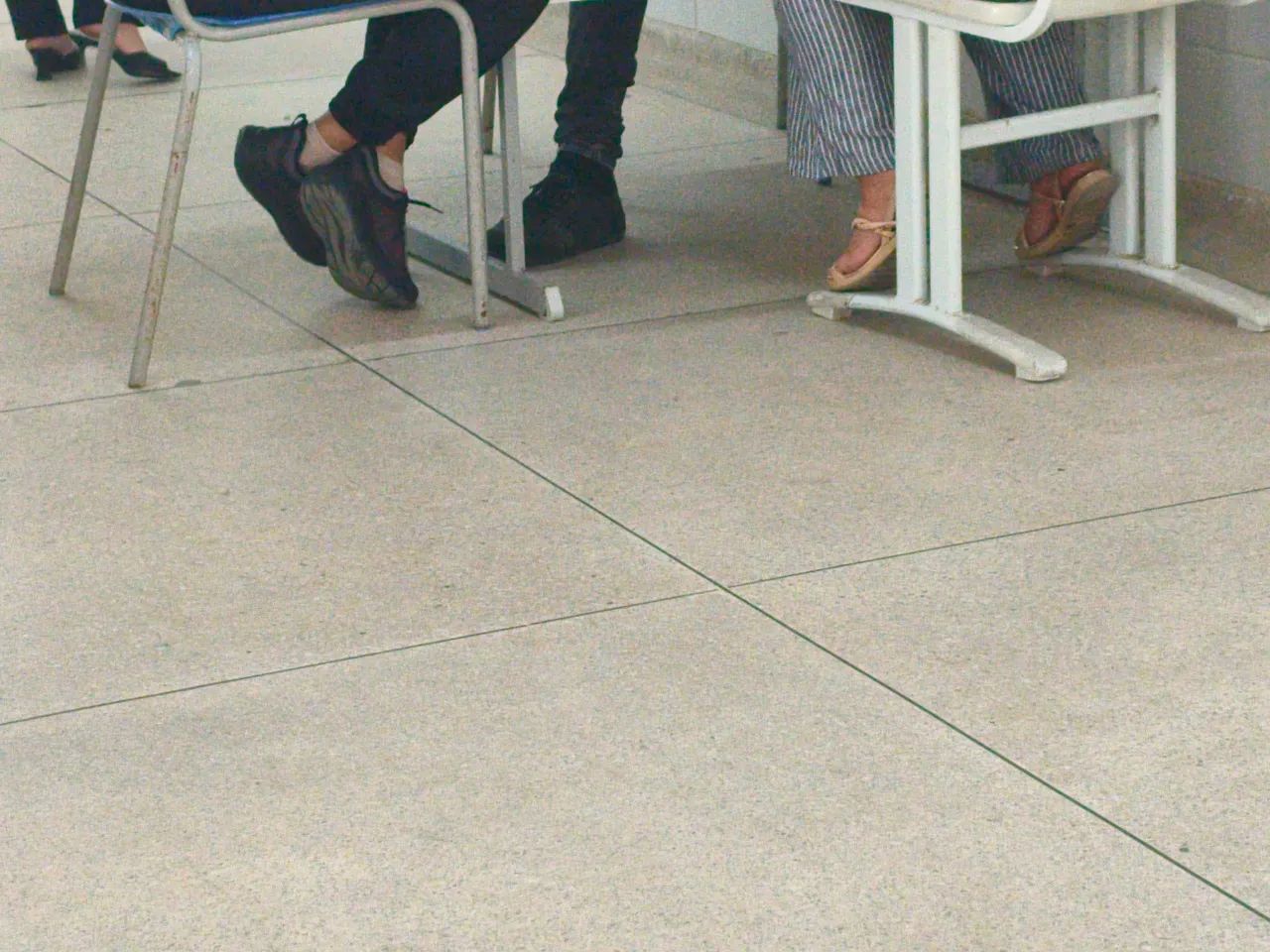 Procura-se Sapateiro ou Costureira - Foto 3