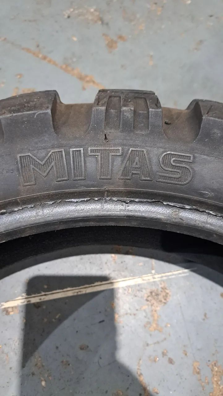 Par de pneus Mitas E-10
