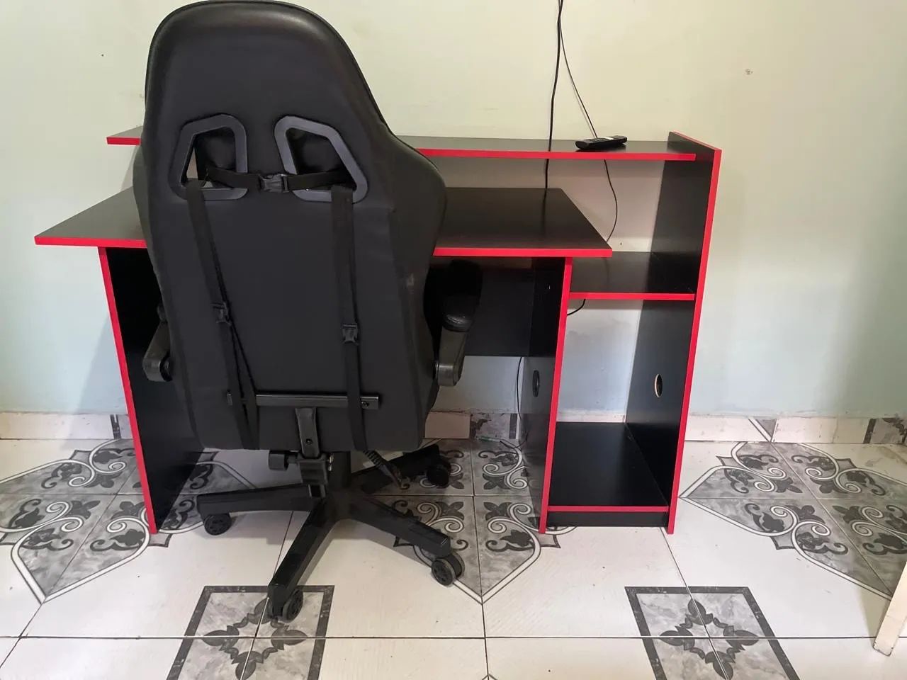Mesa e Cadeira Gamer pra levar logo