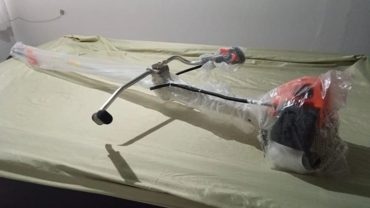 Vendo Vendo 1 Roçadeira STIHL FS380 a gasolina NOVA . Valor: 3.500 reais 