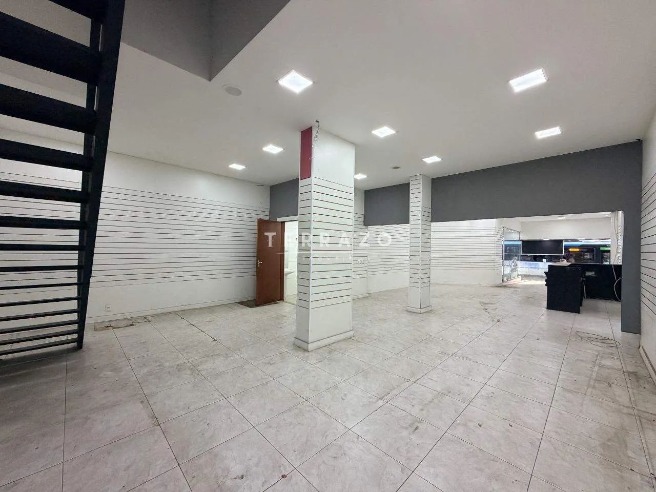 Loja Comercial no centro da Cidade! - Foto 9