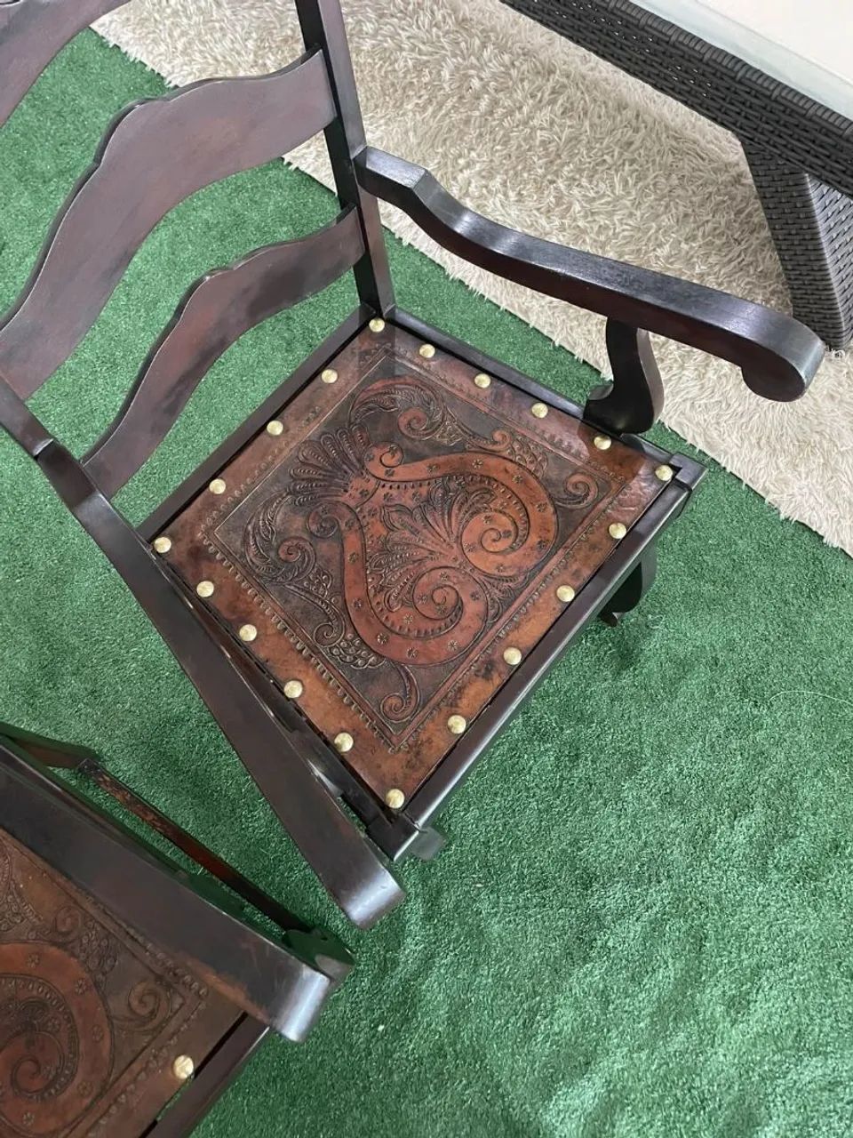 Mesa de madeira com braços  - Foto 4