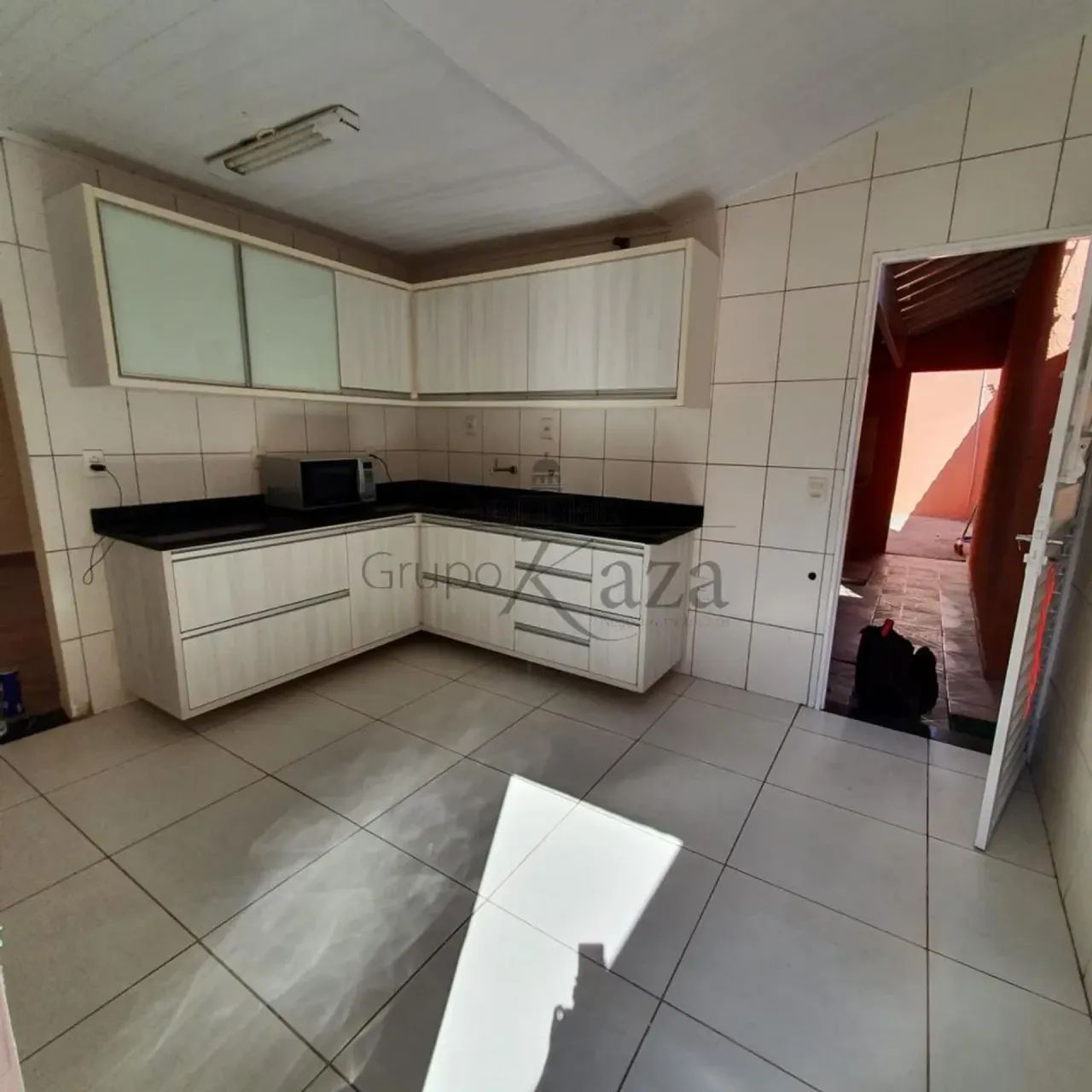 Casa - Bairro Jardim Satélite - 3 Quartos - 80m².