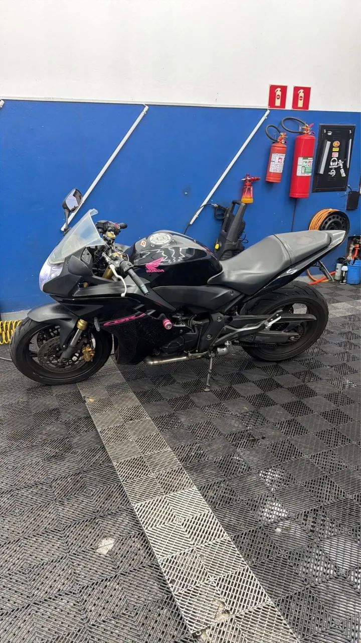 CBR 600F PRETA 2012