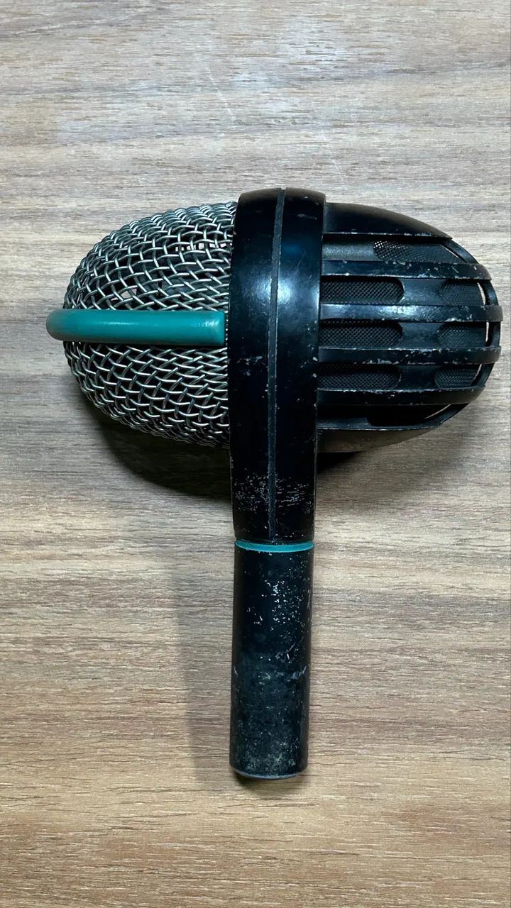 Microfone AKG D112 Austríaco