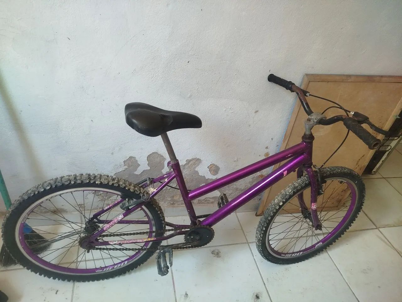 Bicicleta semi nova 