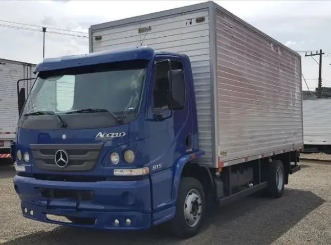 Accelo 815 Baú 2016, 