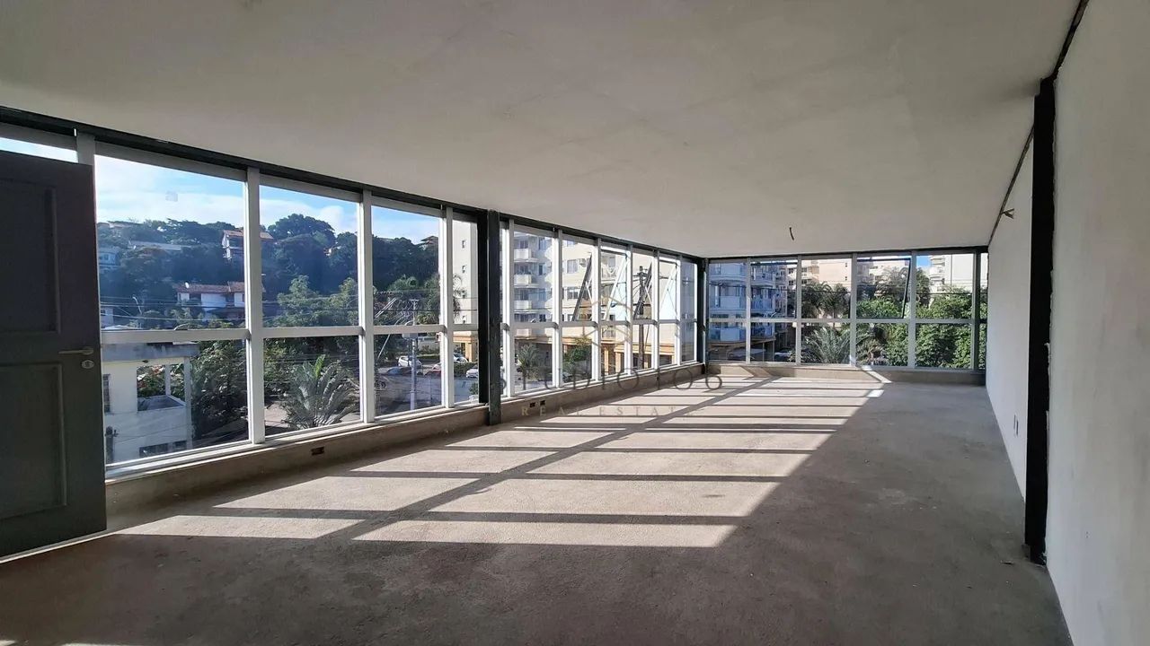 Sala Comercial de 50 m² em Prédio Moderno  Largo da Batalha / Pendotiba