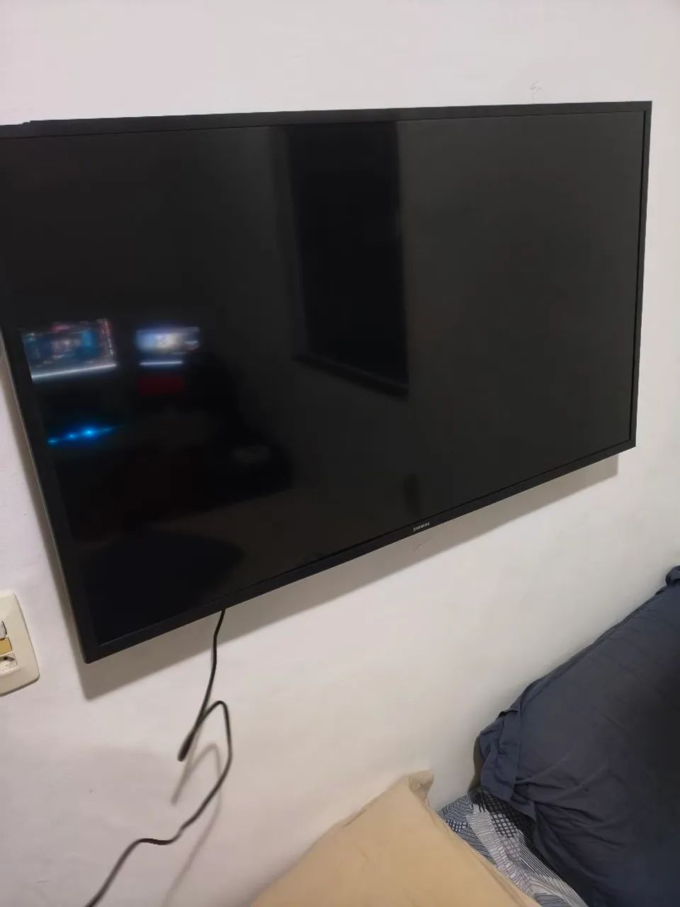 Televisão Samsung 43 polegadas quebrada
