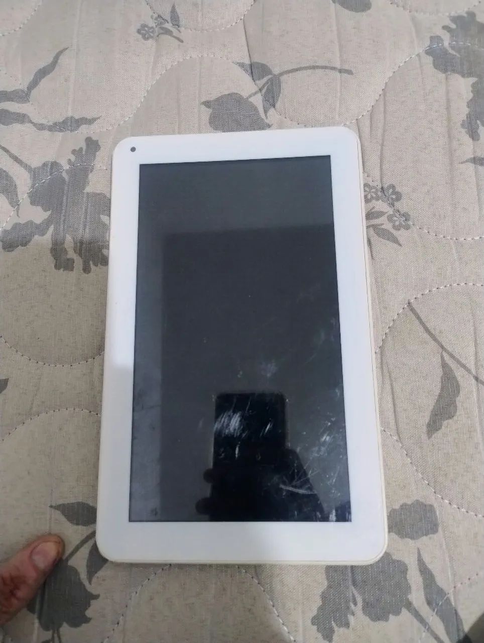 Vendo Tablet Multilaser com uma mancha na tela - Foto 4