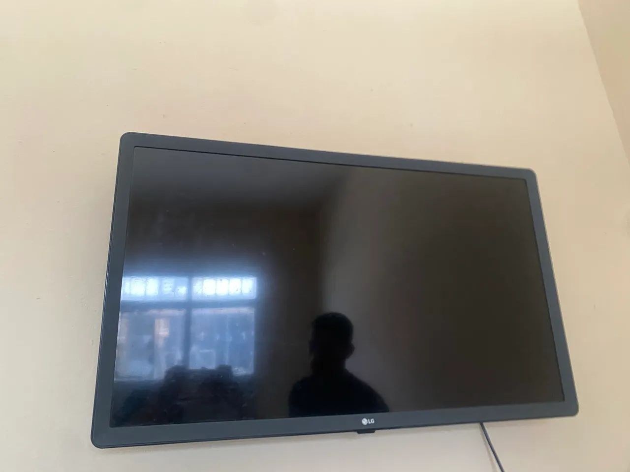 vende se televisão semi nova 32 polegadas  - Foto 4