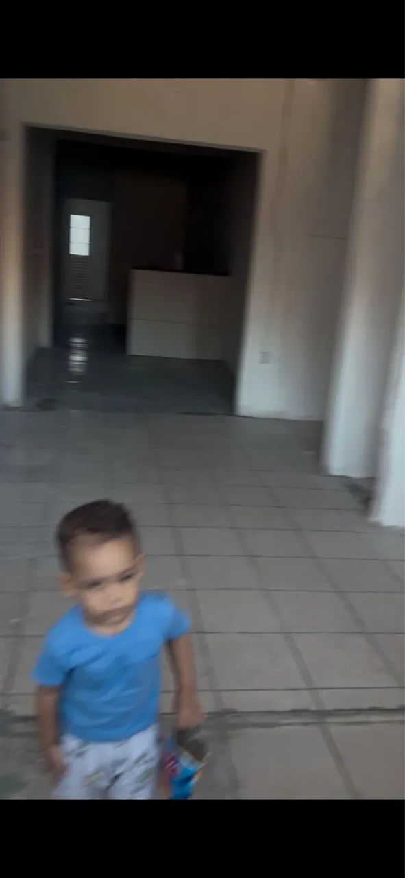 Alugo casa