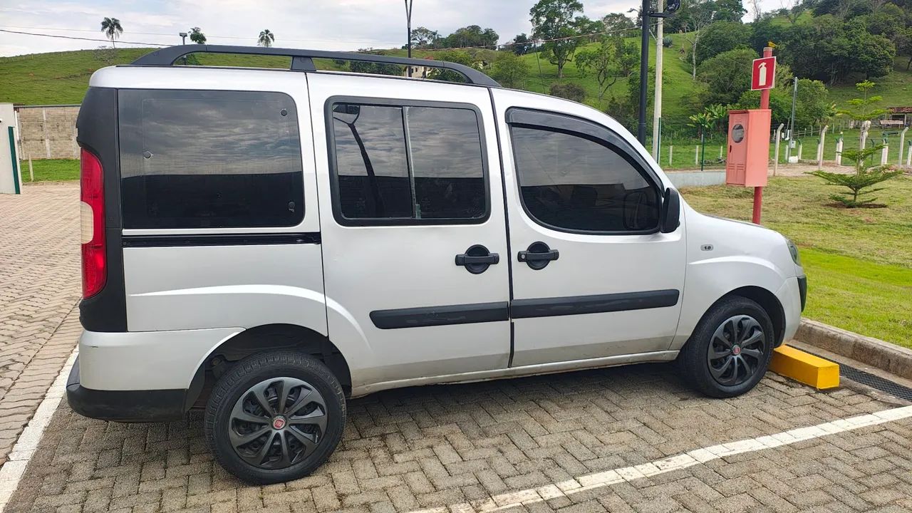 Fiat Doblo ESSENCE 1.8 16V FLEX 2020
