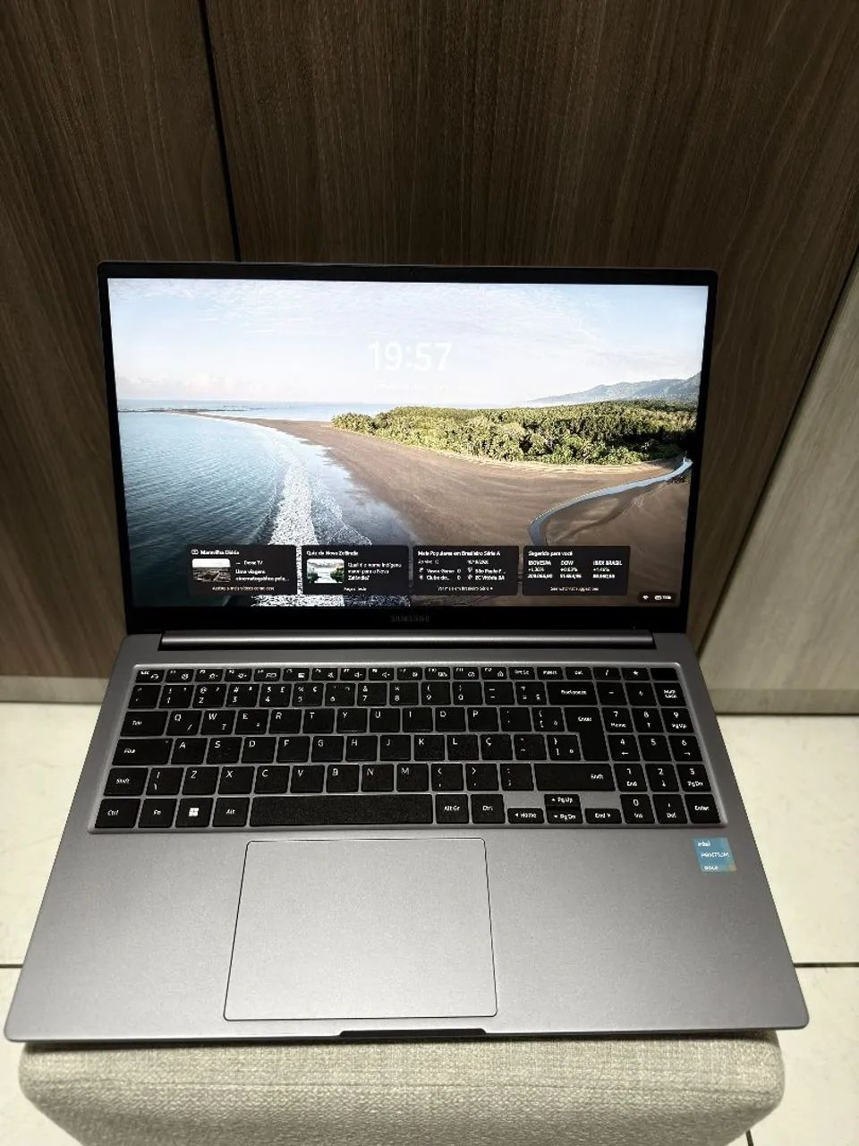 Notebook Samsung Book 4